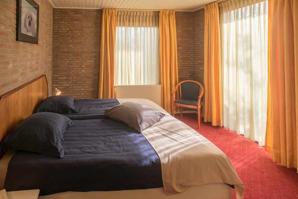 Claes Compaen Hotel Мидсланд Екстериор снимка