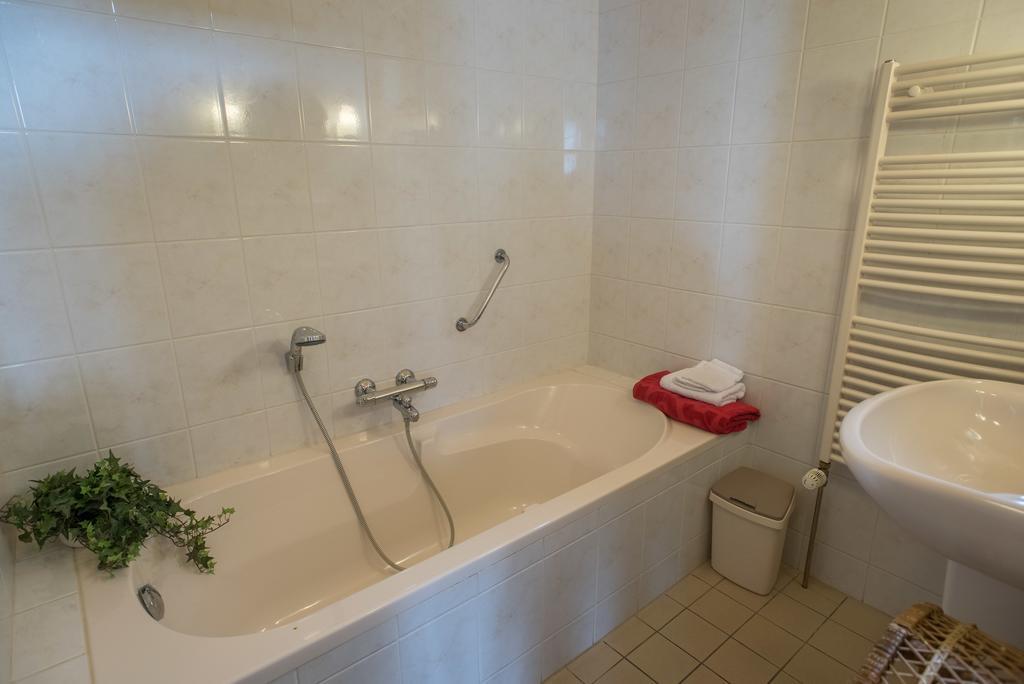 Claes Compaen Hotel Мидсланд Екстериор снимка
